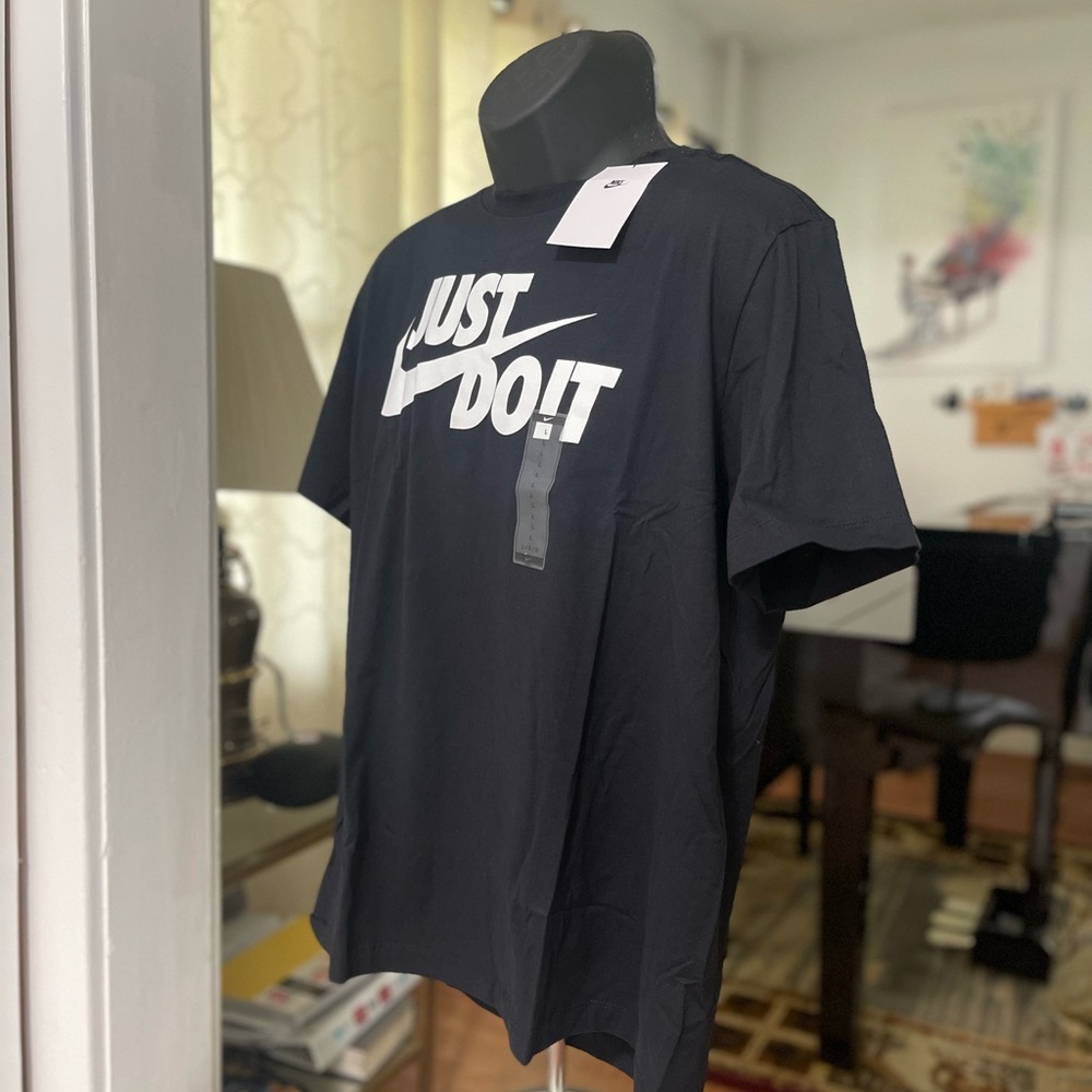 NWT Men’s Size Large Nike JUST DO IT Swoosh Logo Print T-shirt In Black & White - Picture 8 of 11